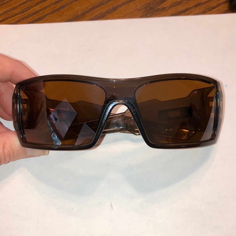 EUC Women’s Oakleys “Oil Rig” style
